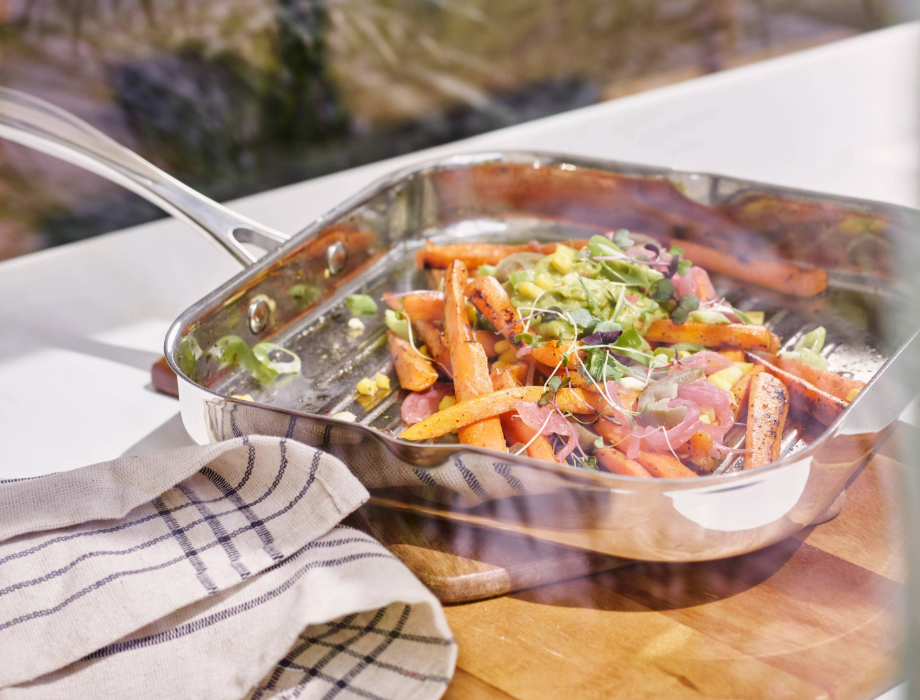 Honey roasted carrots met guacamole & frisse toppings