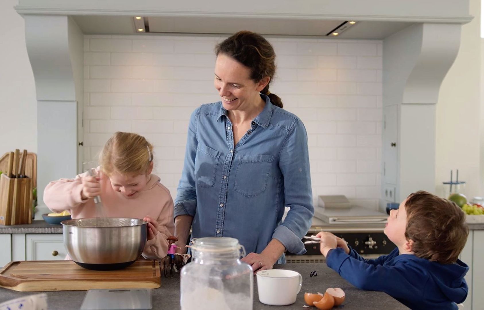 Huisgemaakte kidsactiviteit met Sophie haar favoriete pan