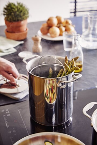 Chef Cuiseur à asperges