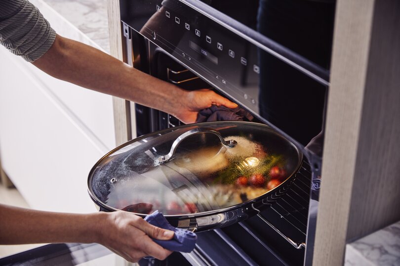 Poêle à poisson revêtue