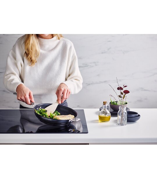 Evolution Classic 4-pcs Set: Frying Pan 28 cm, 2 Saucepans 14, 18 cm + handle