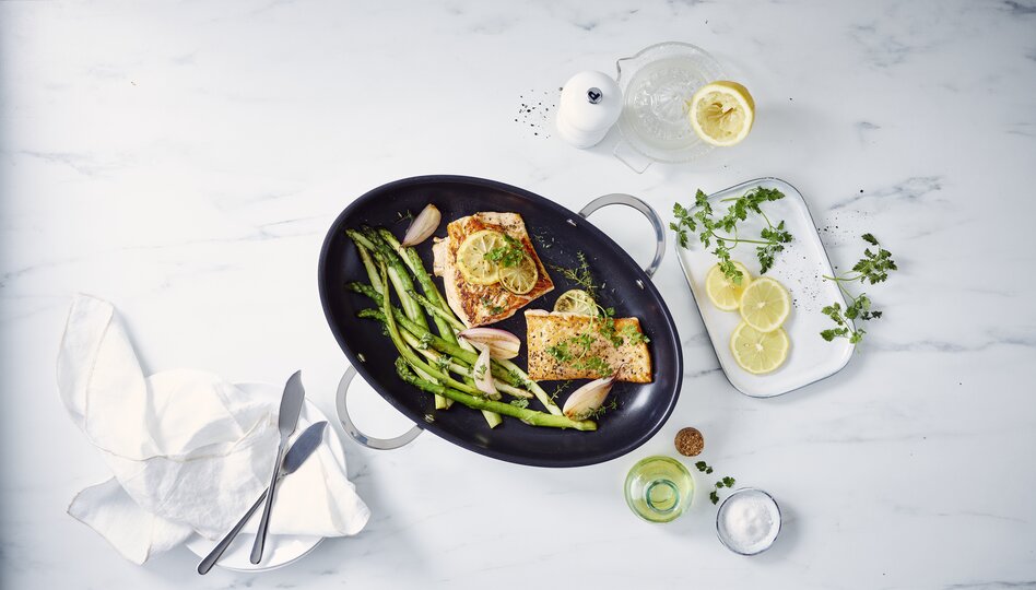 Poêle à poisson revêtue