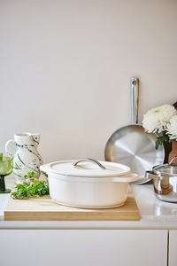 Plume oval dutch oven