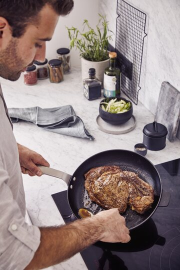 Stark braadpan met extra zijgreep